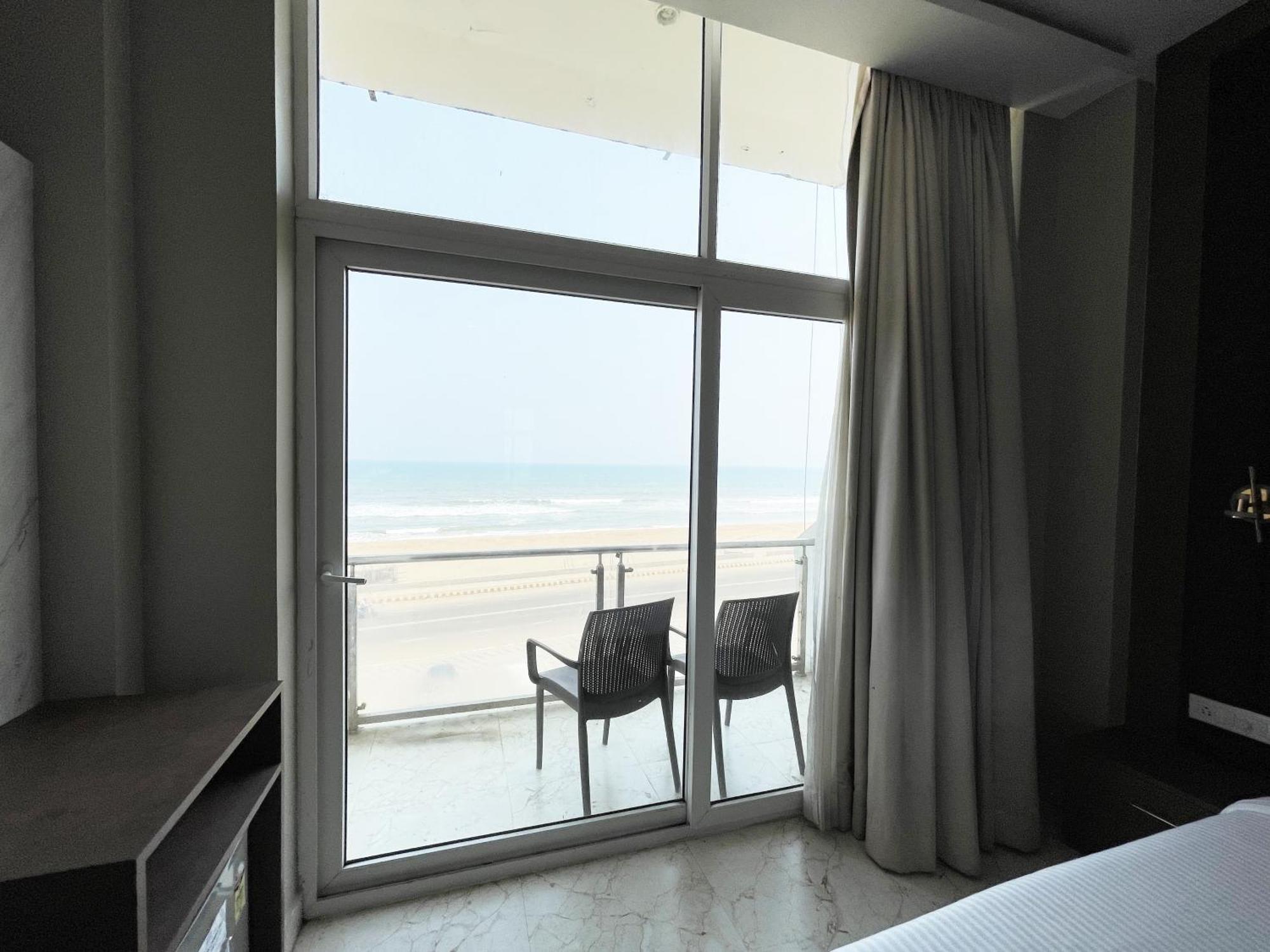 Hotel Tbs In Puri Esterno foto