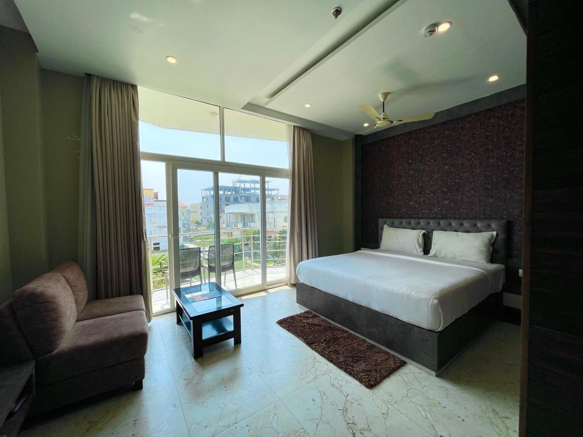 Hotel Tbs In Puri Esterno foto