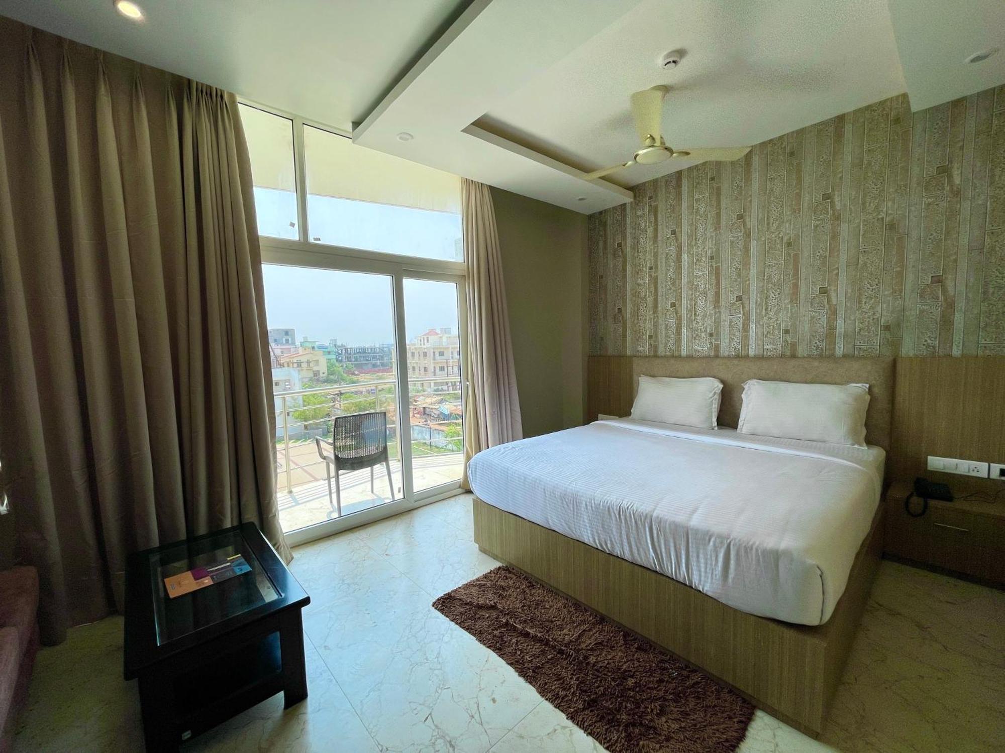 Hotel Tbs In Puri Esterno foto