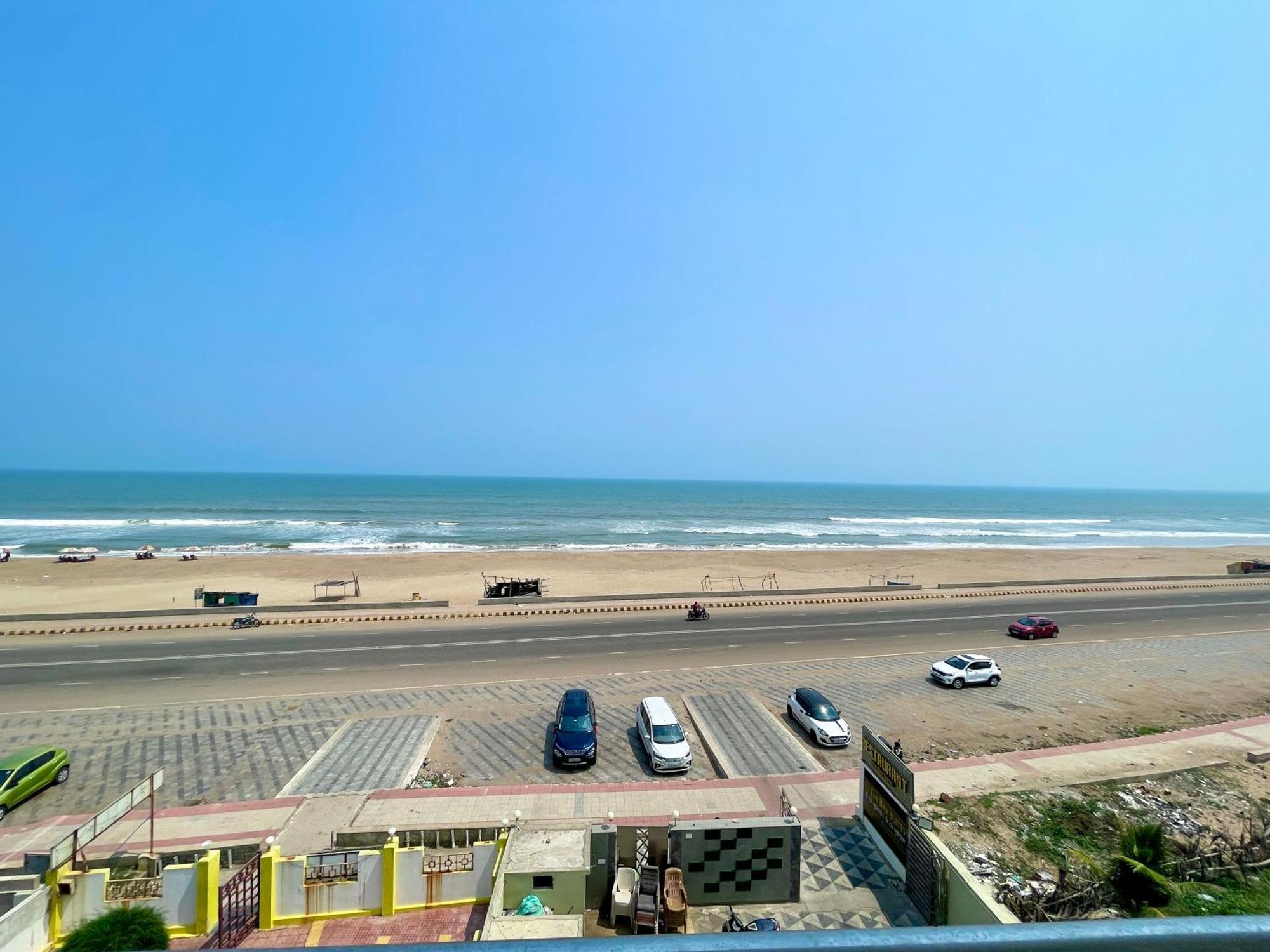 Hotel Tbs In Puri Esterno foto